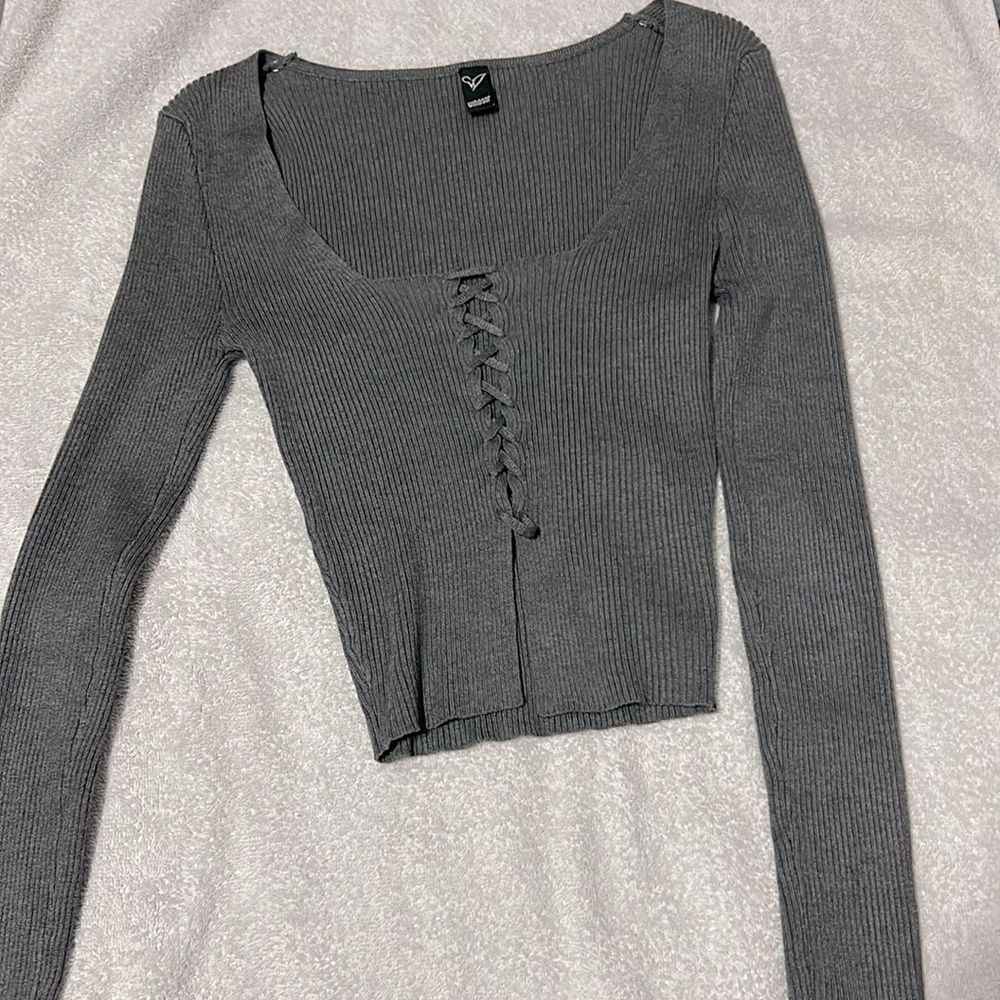 Windsor | Flare Lace-Up Sweater Crop Top